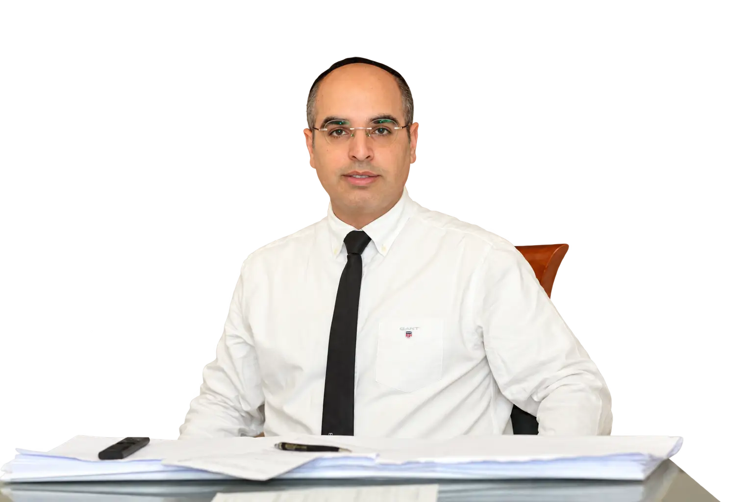 עו״ד ערן לוי אגמי במשרדו